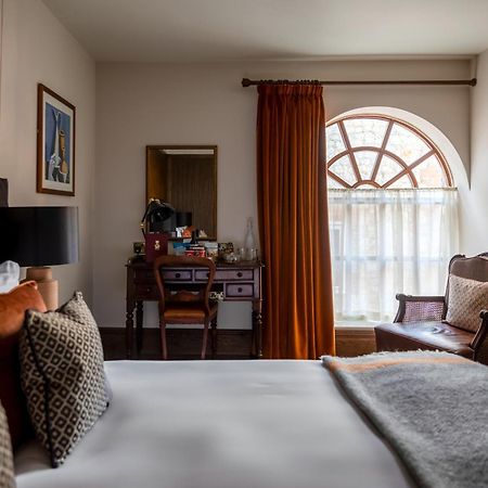 Hotel Teller'S Arms Farnham  Esterno foto